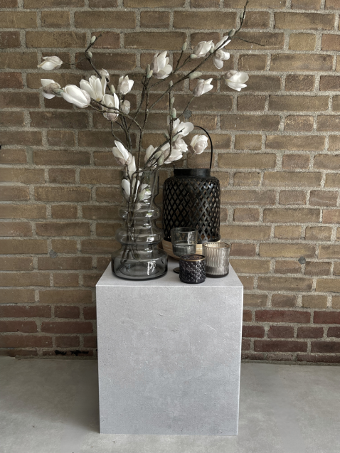 Cardboard side table / stool for Home Staging and Point of Sale Display - Cubiqz