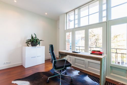 DRESSER SMALL WHITE. Cardboard module of 2 stacked cardboard modules outfitted with a photorealistic print.